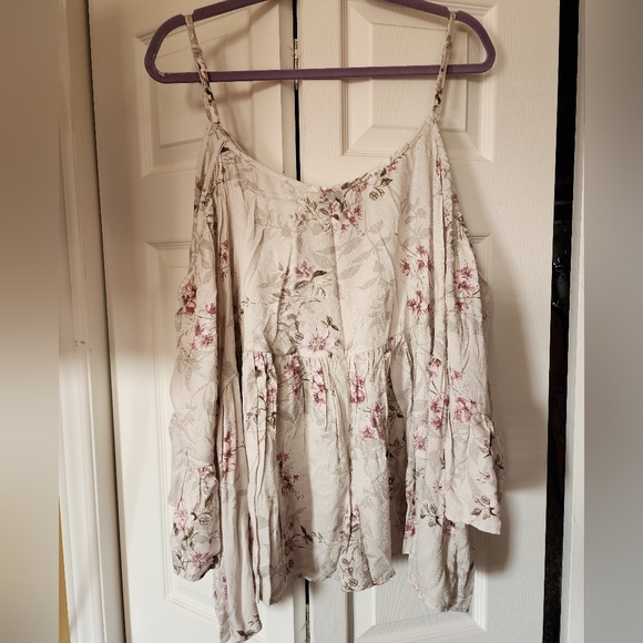 Torrid White Floral Cold Shoulder Top - Picture 4 of 4